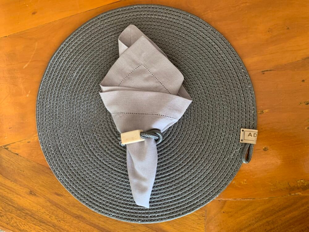CONJUNTO COM 12 Lugares de mesa REDONDO (corda náutica costurada na cor CINZA ESCURO)
