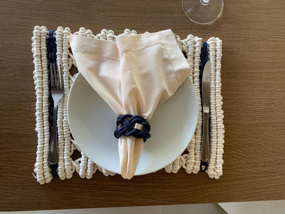 1 Lugar de mesa MACRAME - RETÂNGULAR - cor AZUL E BRANCO