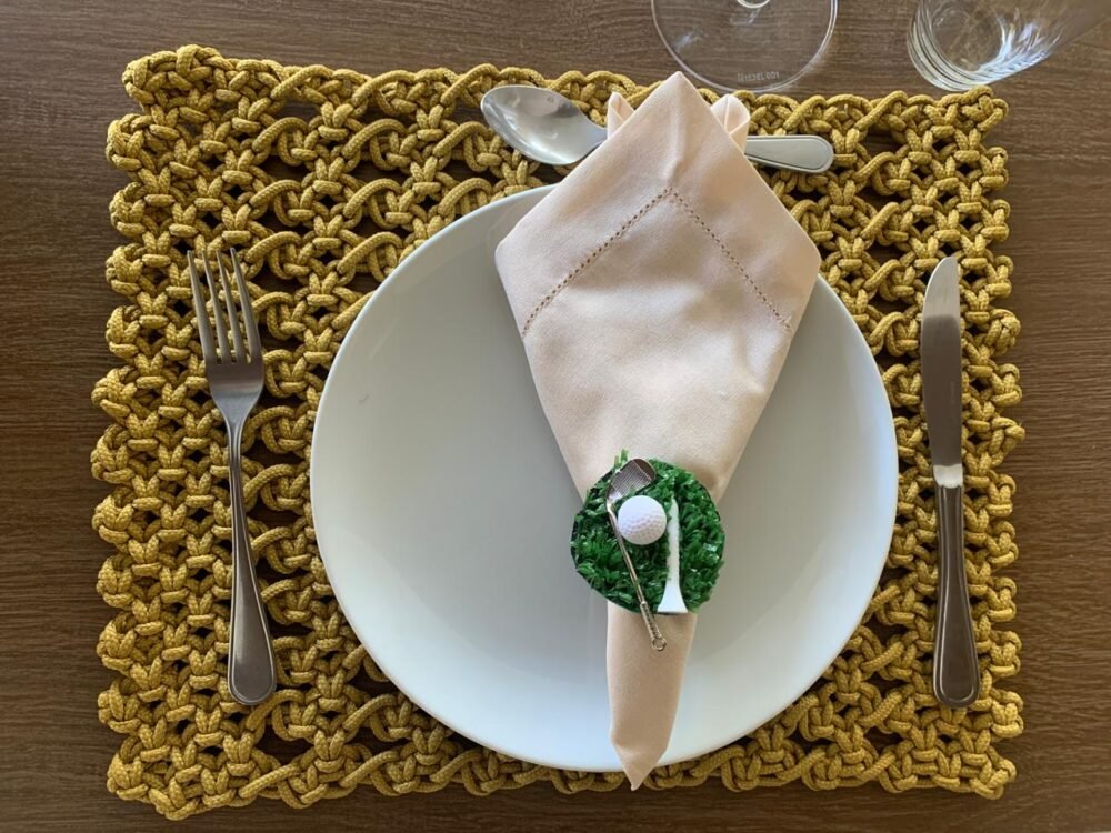 1 Lugar de mesa MACRAME - RETÂNGULAR - cor MOSTARDA